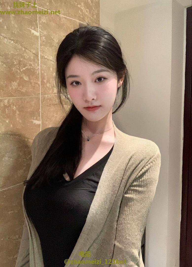 性感水嫩邻家小妹