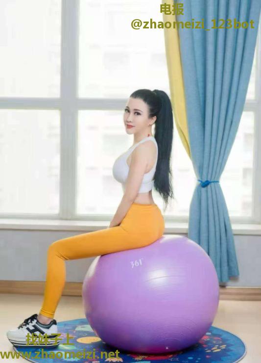 大奶风骚御姐