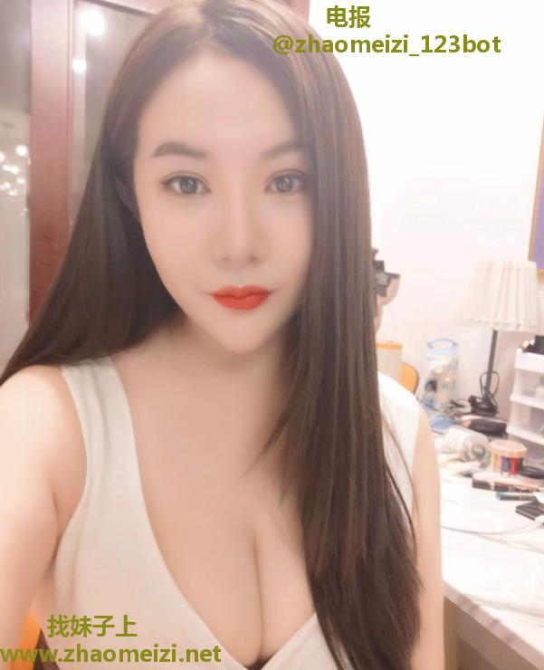 天河巨乳小雪
