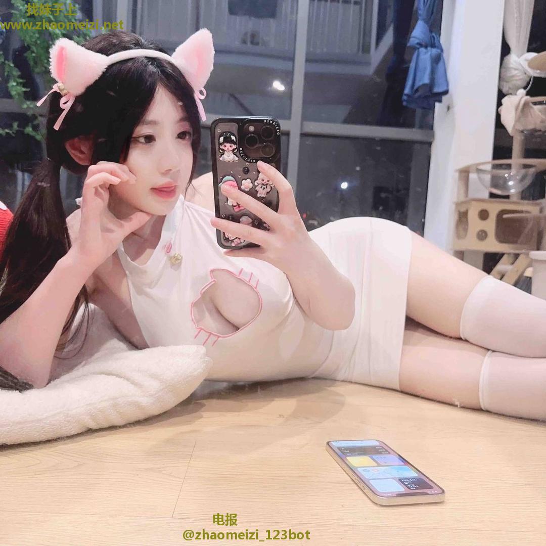 纯情巨乳骚妇
