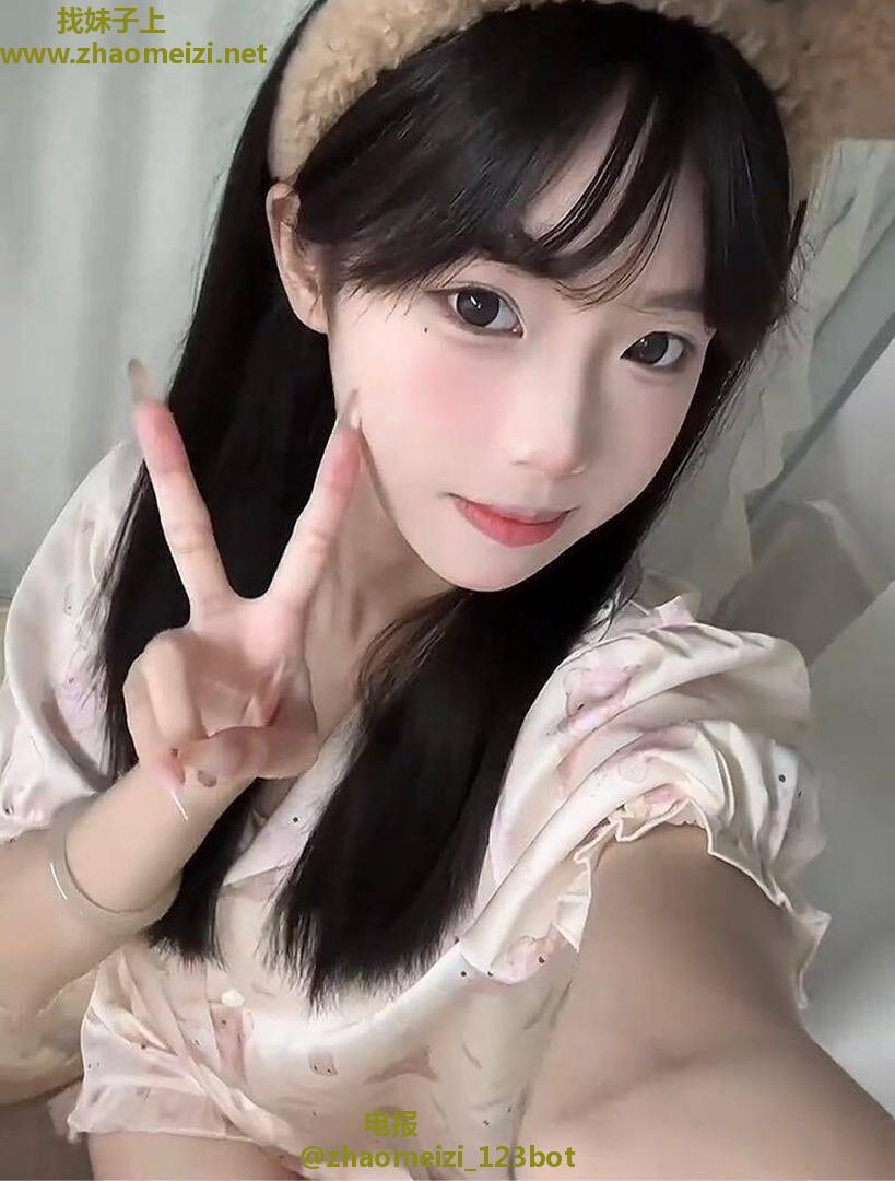 可爱白嫩女仆妹