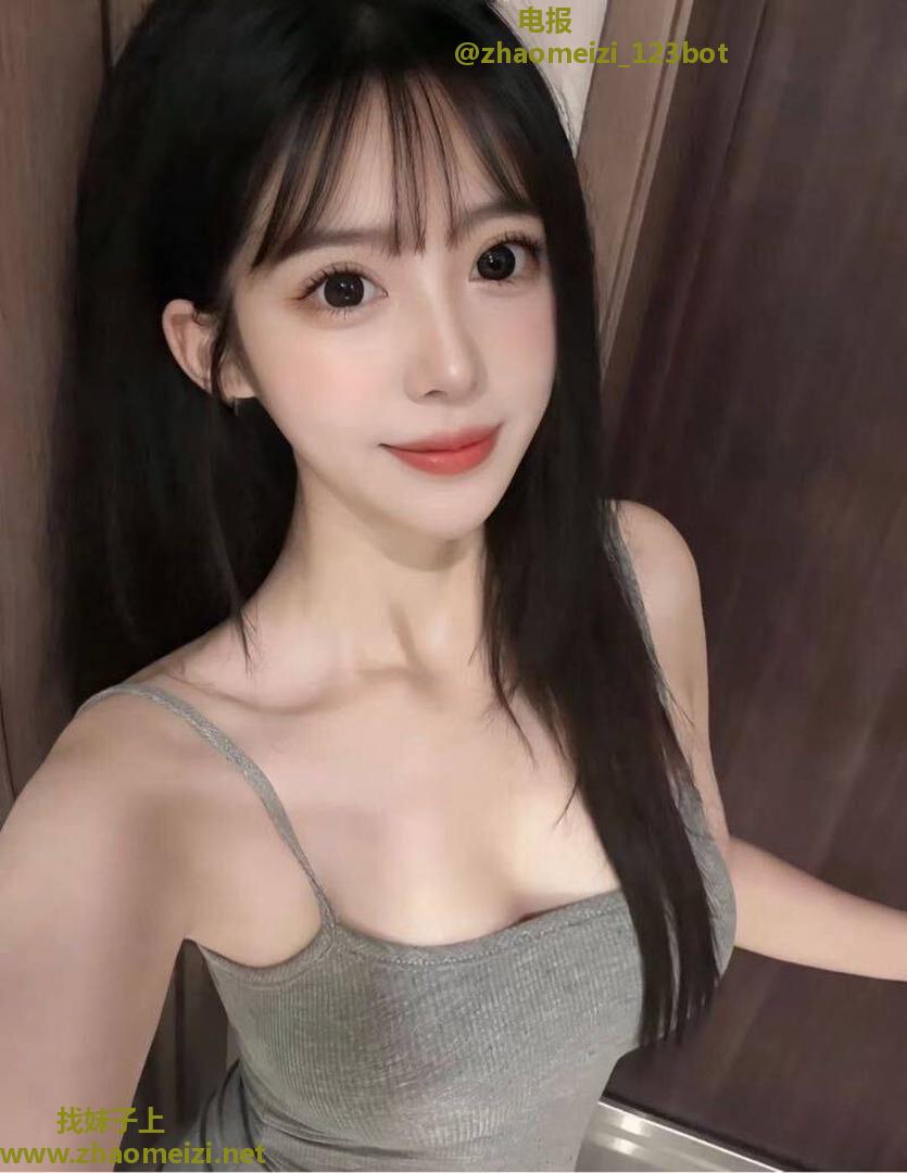 清纯小巧可爱妹子