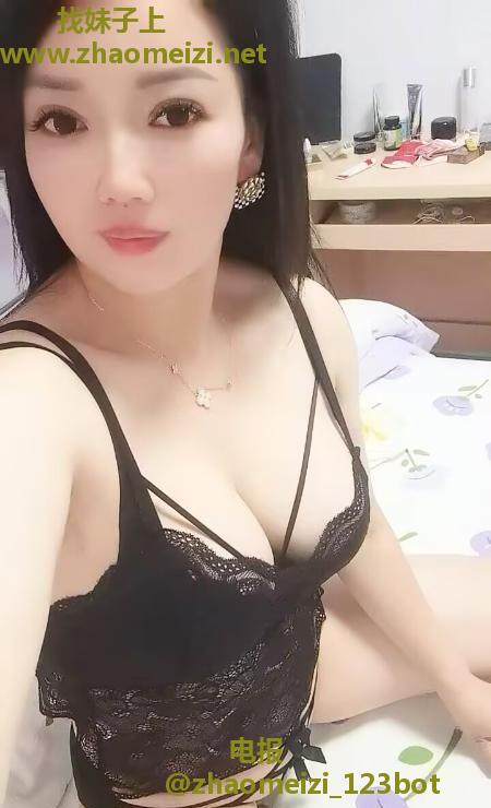 丰润肥臀大奶熟女