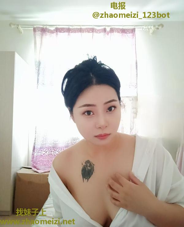 巨乳芊芊