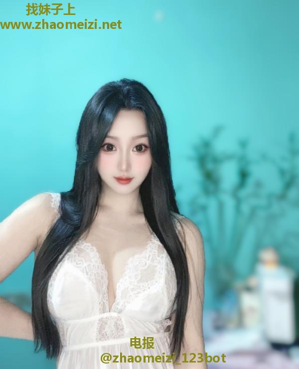 美胸小月