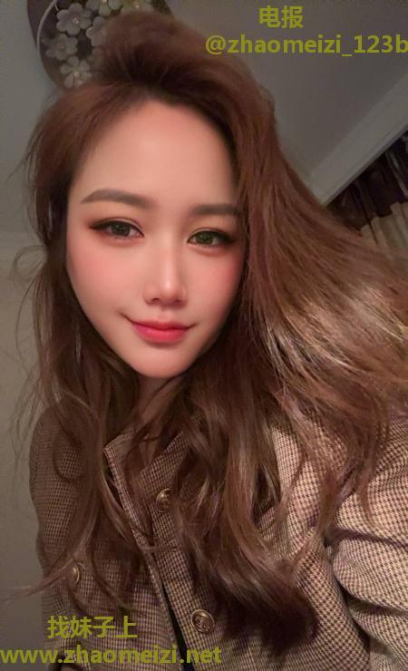 性感大胸混血老师