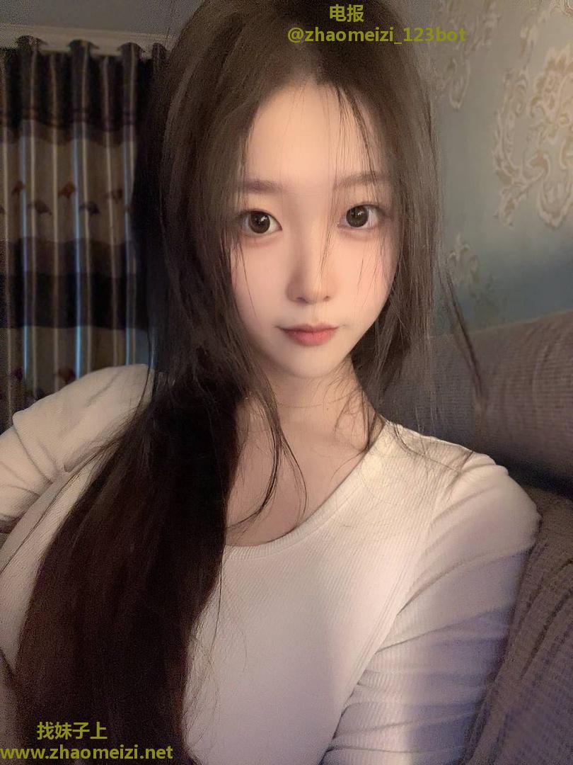 水嫩光滑美鲍小妹