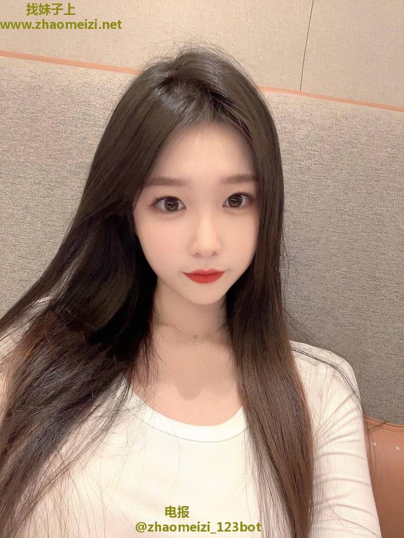 水嫩光滑美鲍小妹
