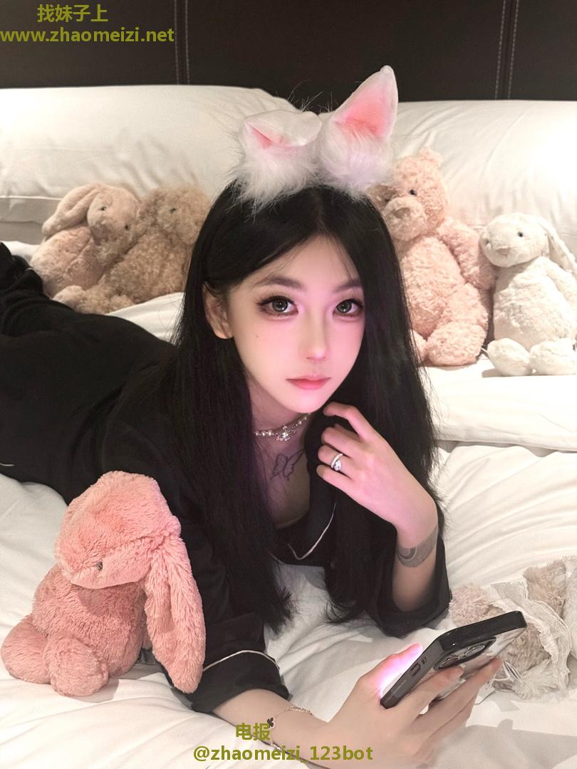 白嫩光滑美鲍姐姐