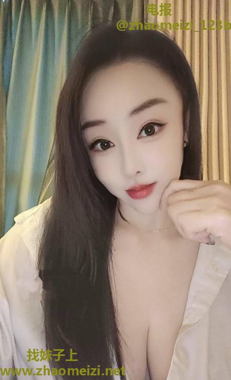 风骚性感翘臀姐姐