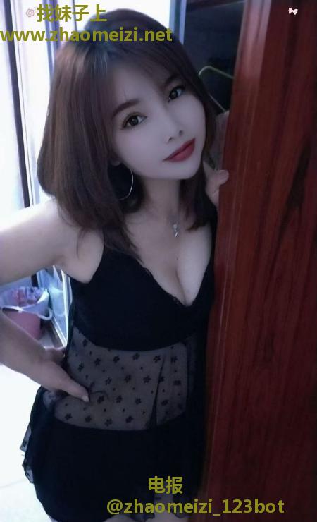 大胸泻火骚妇