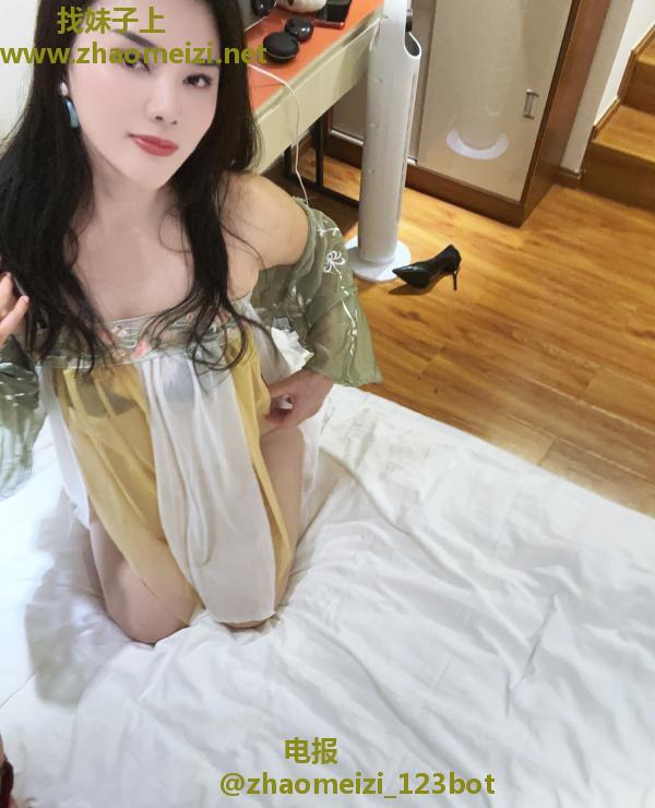 古风装少妇
