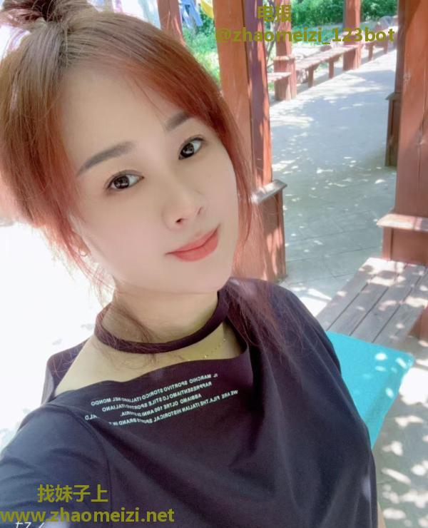 超级骚的少妇