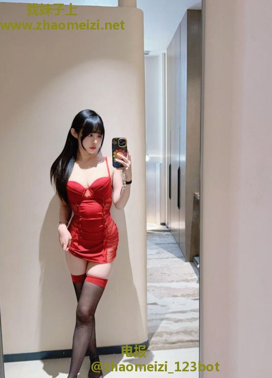 长腿细腰美女小团团