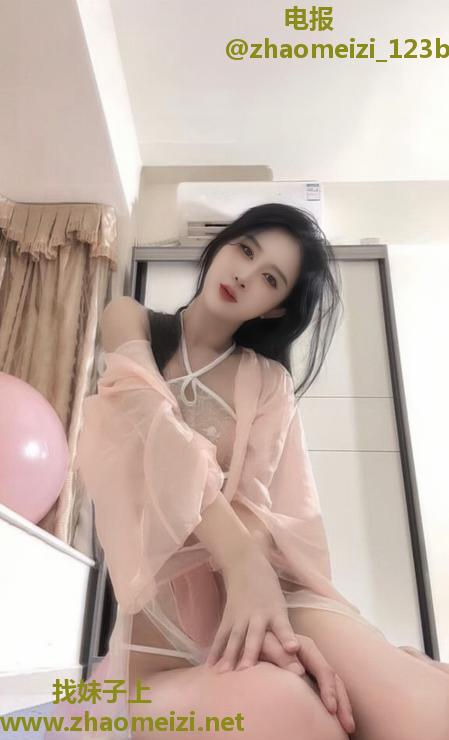 服务系高挑妹子雪梨