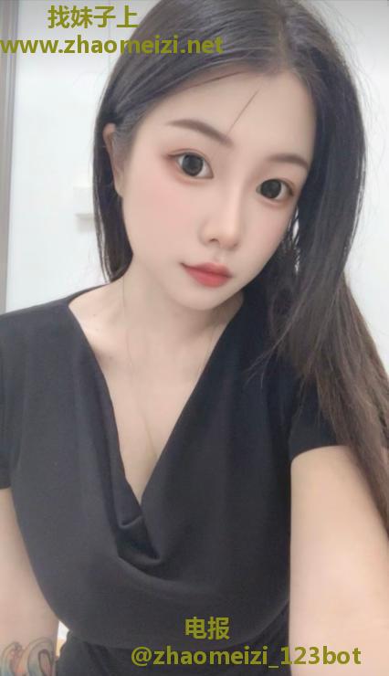 性感大胸小骚货