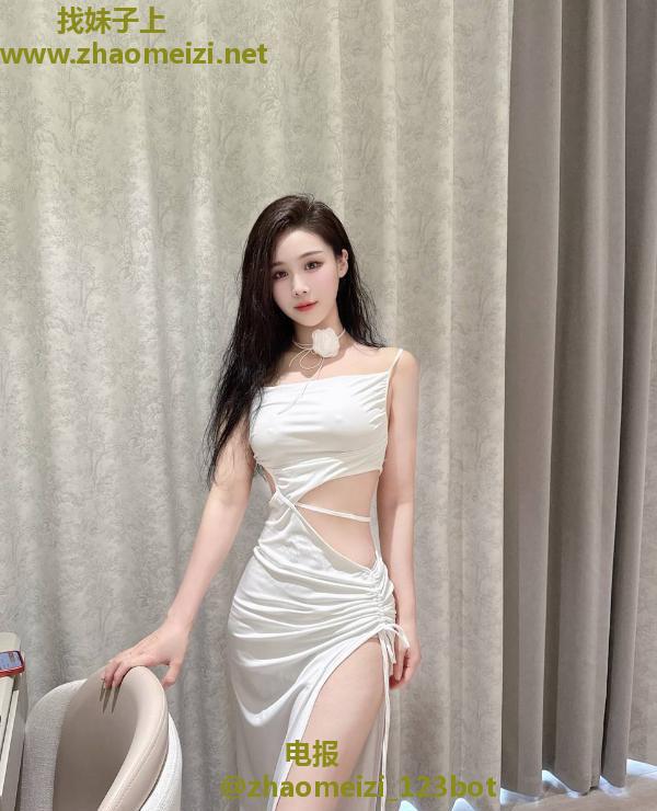 肤白貌美萱萱老师