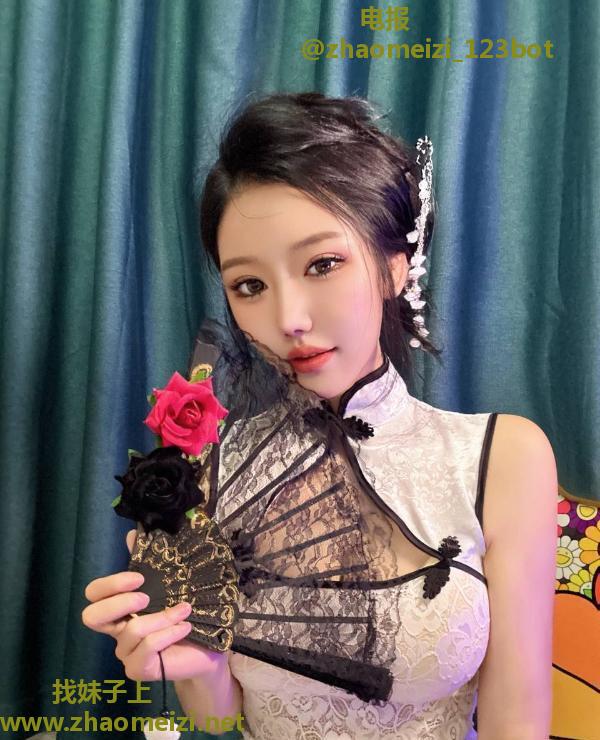 性感妩媚颜值御姐