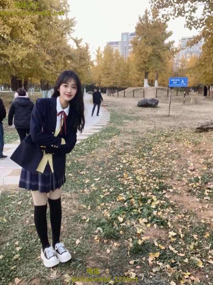 西湖刚毕业水嫩妹妹