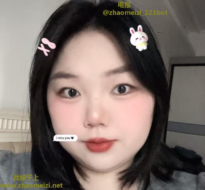 成都微胖巨乳小坦克
