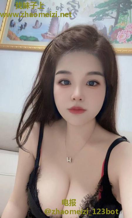 海珠丰满大胸妹子