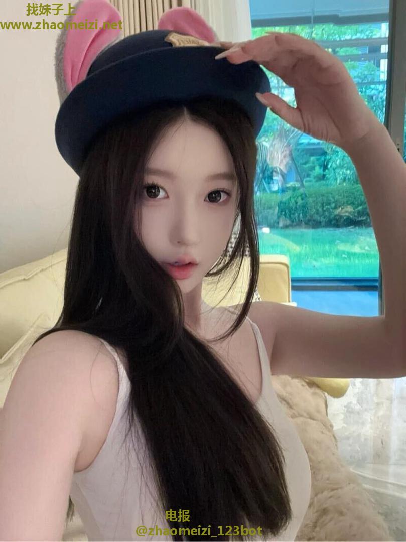 白嫩清纯小妹