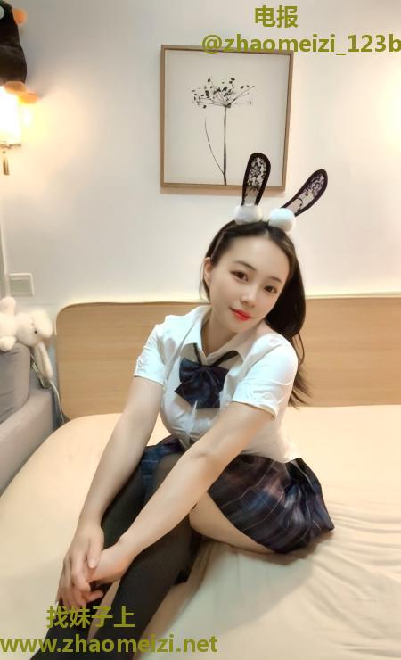 蜜桃翘臀李KK
