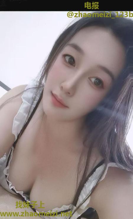 胸大闷骚能夹麻的美妞