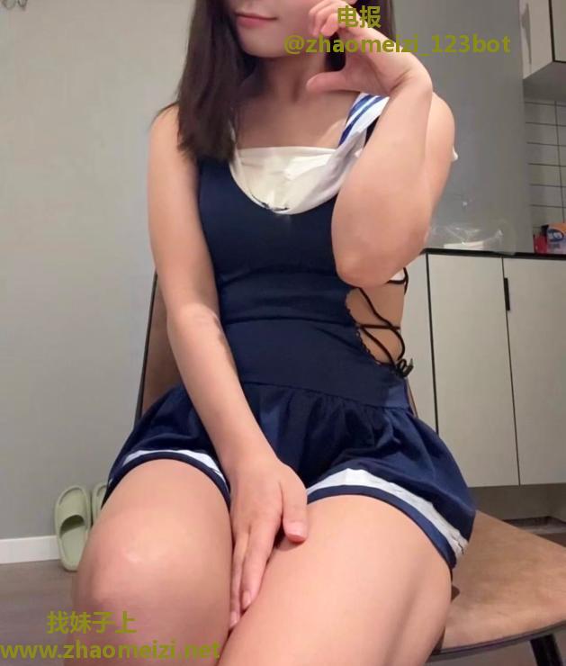 娇小榨汁妹