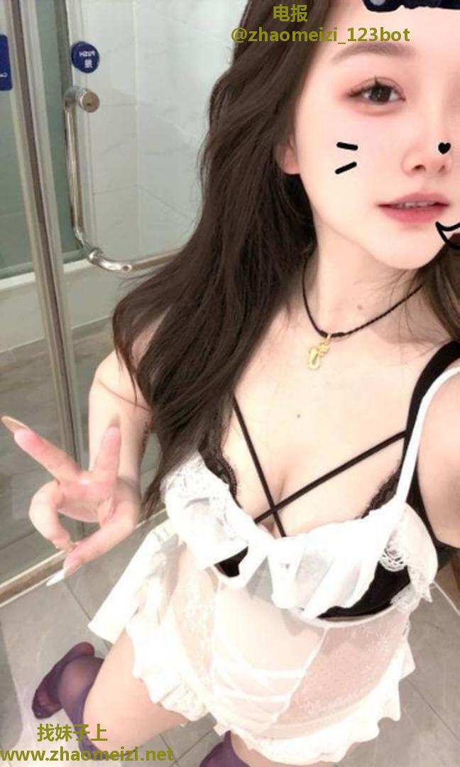 制服大奶媛媛老师