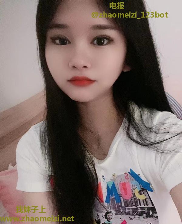 风骚舌吻妹子