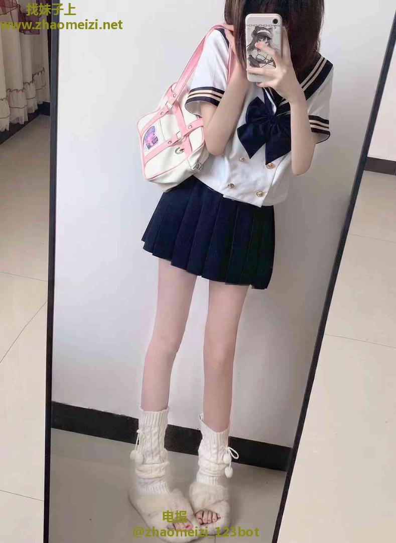 06嫩妹可内射