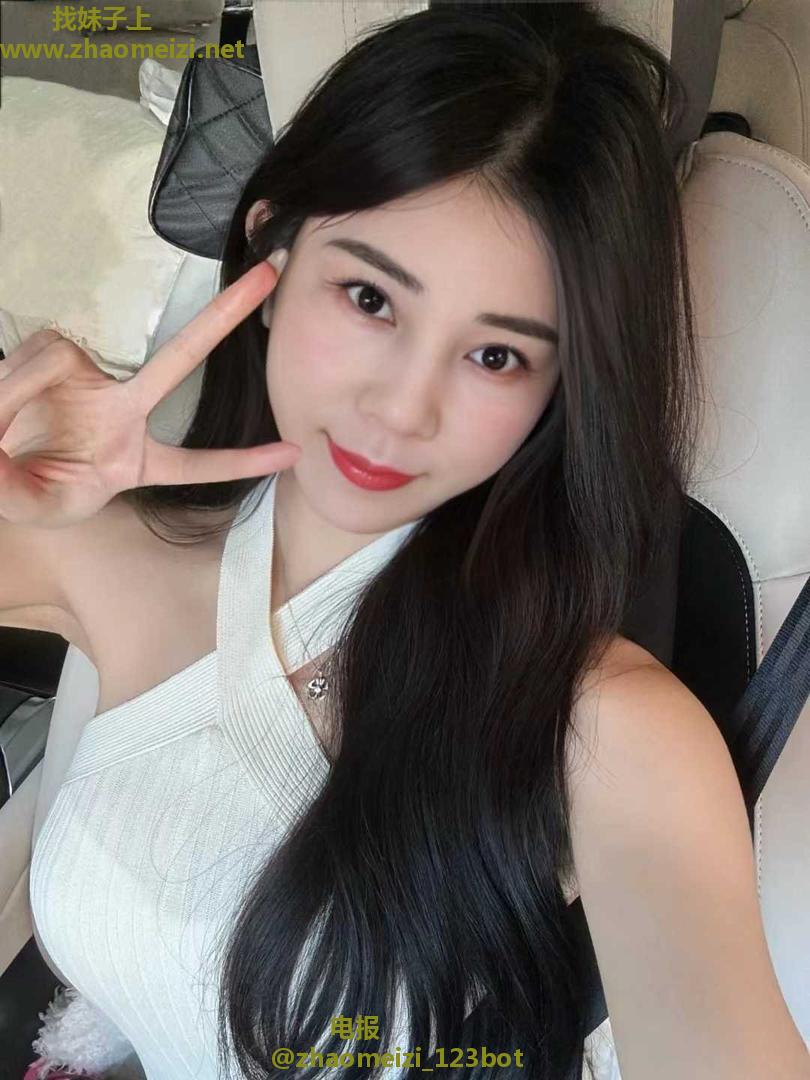 高挑身材小川妹