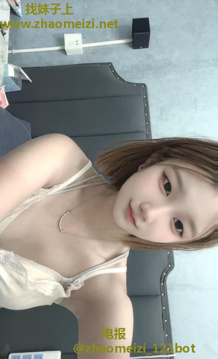 08三点粉白虎妹妹