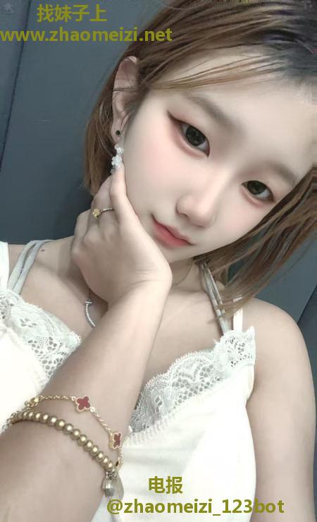 08三点粉白虎妹妹