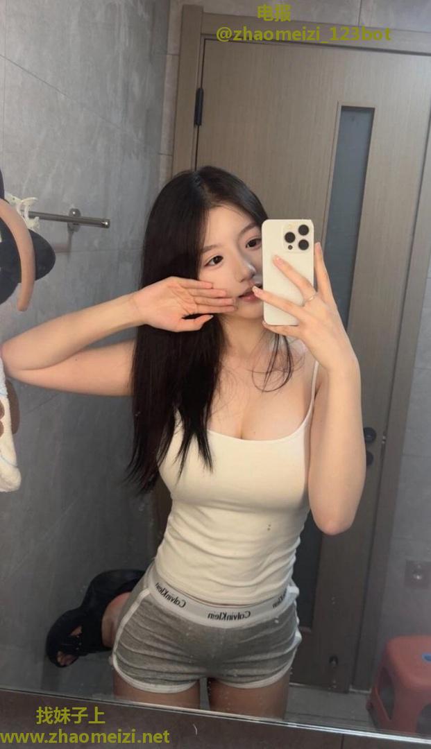 体验蜜桃臀姐姐