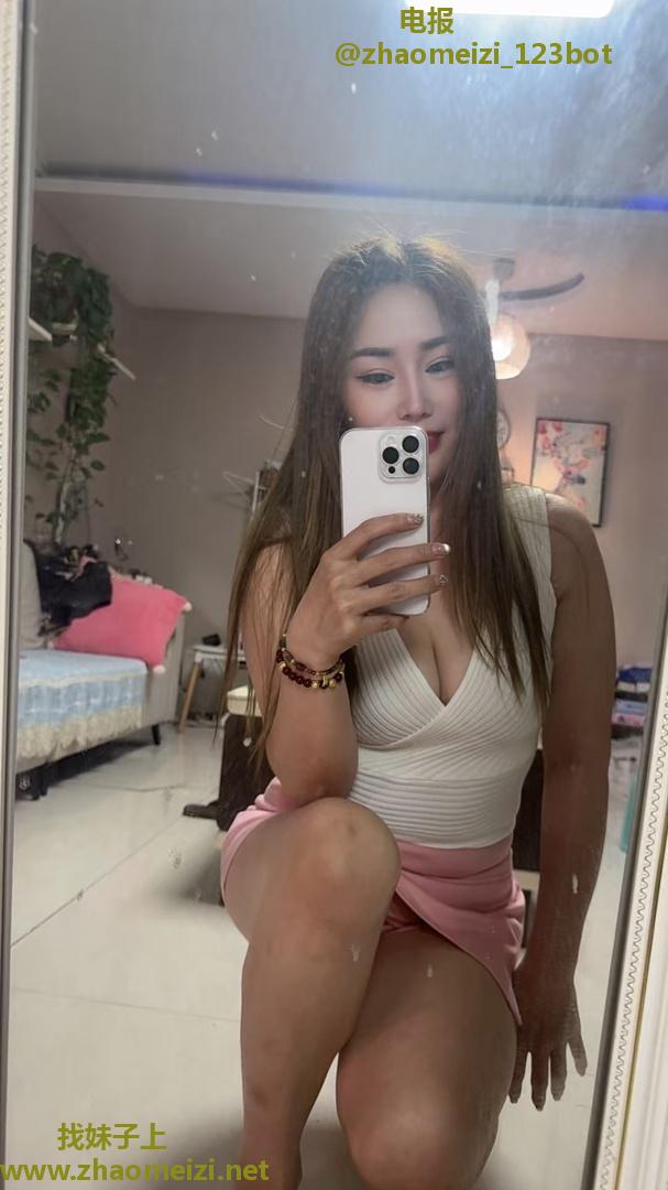 肤白貌美大胸姐姐