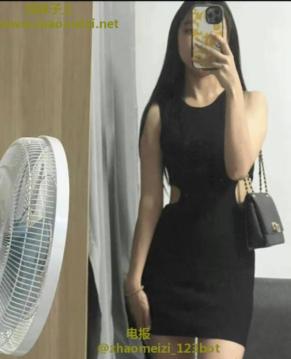 浦东长腿细腰小琴