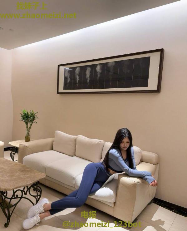 大胸长腿服务系老师