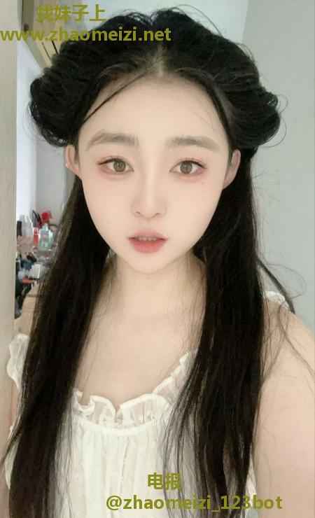 南山清纯颜值嫩妹