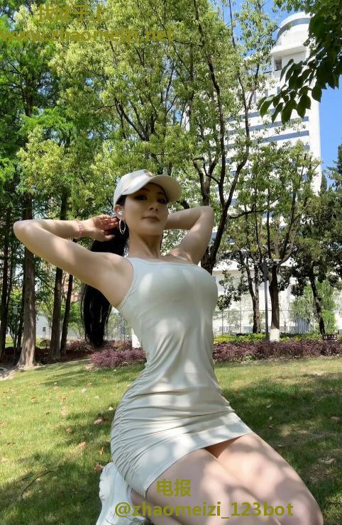 大肥臀美女老师