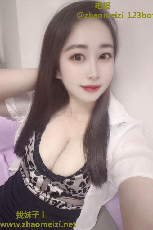 台风天巨乳少妇