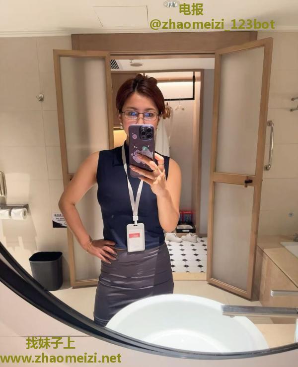 海珠OL制服少妇