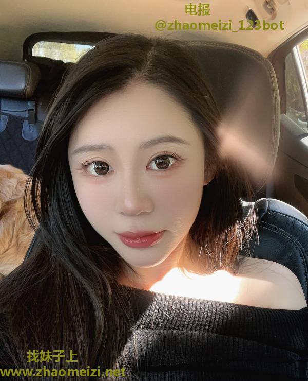 肤白高挑长腿颜值妹子