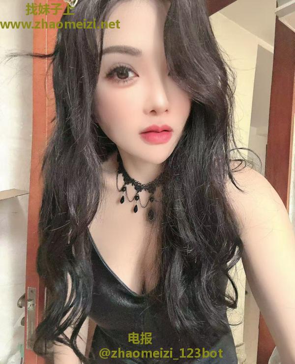 水多性感骚妹子