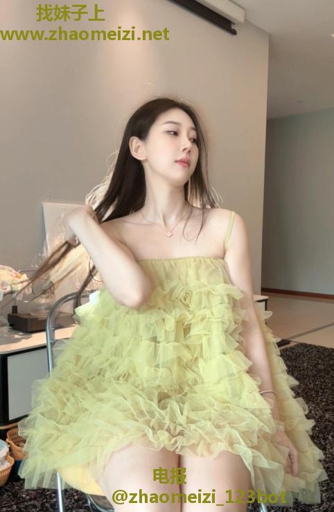 丰满纯情小美女