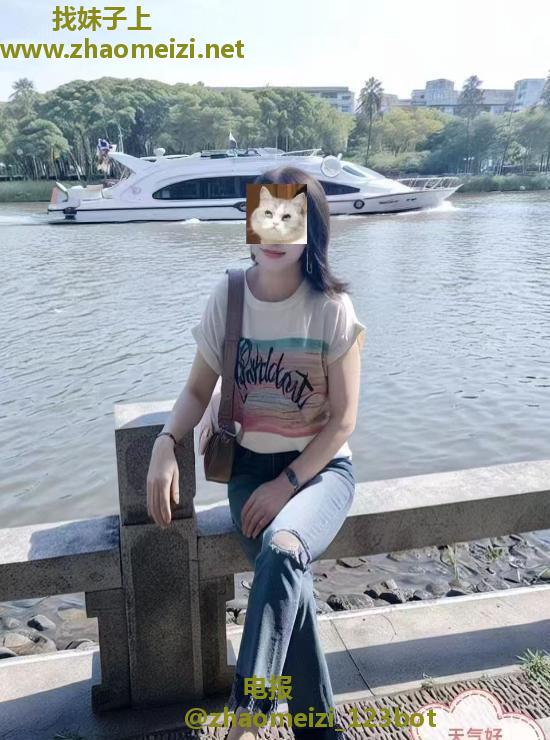 新吴性感诱惑小姐姐