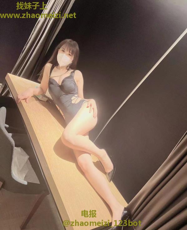 跳艳舞的美女老师