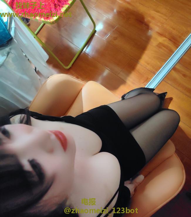 大光路白皮肤少妇