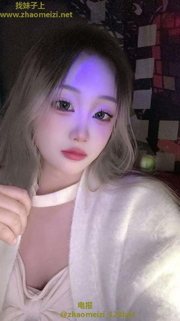 北龙湖白嫩诱人姐姐